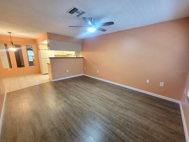 Foto del edificio - 6141 Chesham Dr