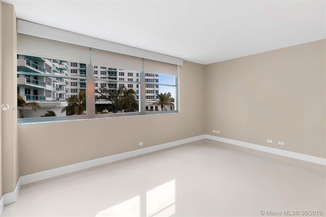 Building Photo - CRYSTAL HOUSE CONDO