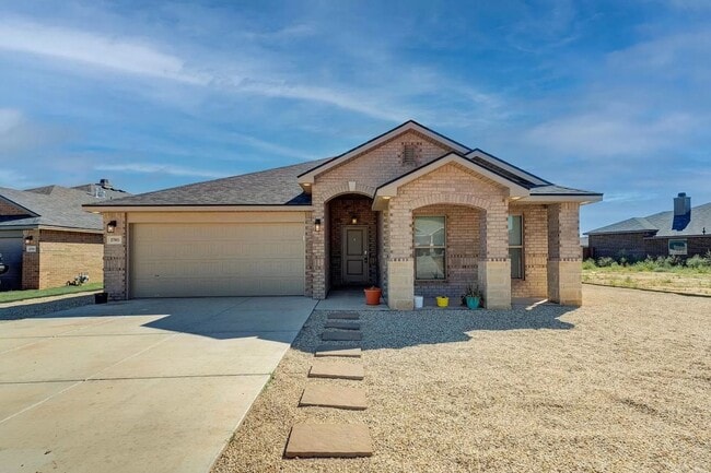 Building Photo - 4 Bedroom 2 bathroom house in Frenship ISD...