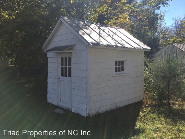 Foto del edificio - 2 br, 1 bath House - 726 Everett St
