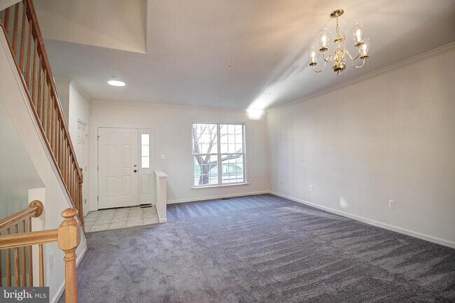 Building Photo - 2604 Emerson Dr