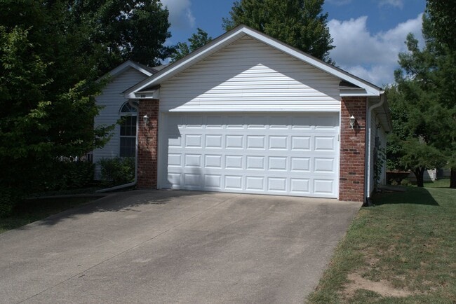 Building Photo - 309 Grampian Dr
