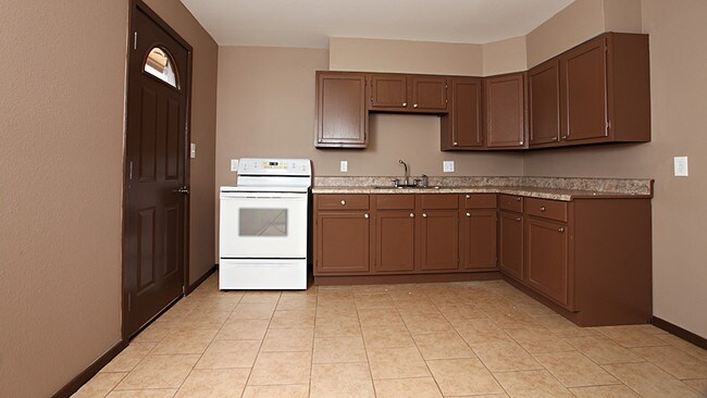 Foto del edificio - 2723-2729 E 9th St N
