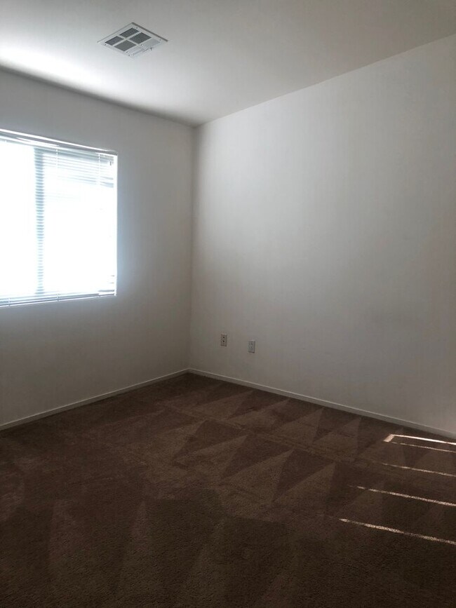 Foto del edificio - 2 Bedroom Townhome