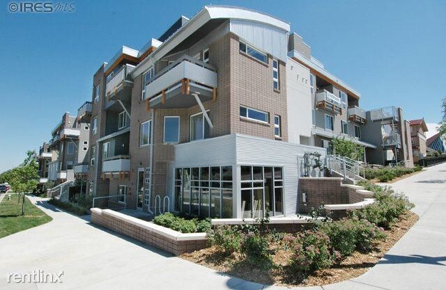 Primary Photo - 2850 E College Ave