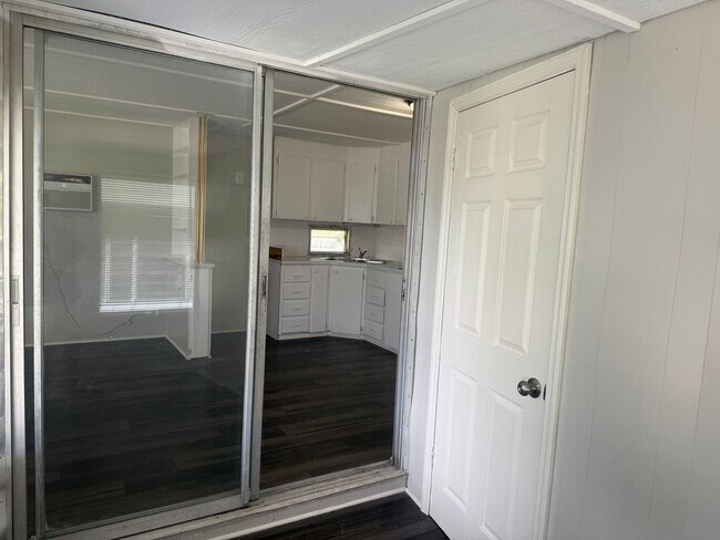 Foto del edificio - 1106 50th Ave Terrace W