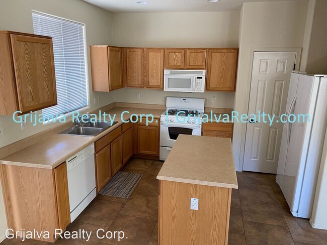 Building Photo - 9198 E Desert Cove Cir