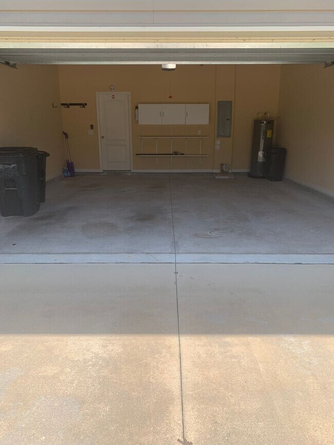 Foto del edificio - Spacious 3 Bed/2.5 Bath Townhome in Oakleaf