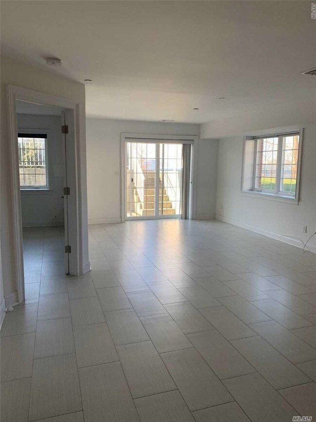 Foto del edificio - 302 Soundview Ln