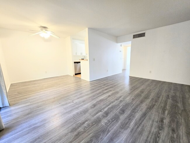 Building Photo - 18350 Hatteras St