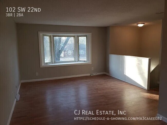 Foto del edificio - 102 SW 22nd St