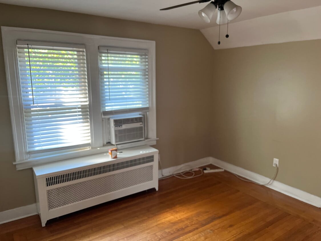 Foto principal - 330 Fairview Ave