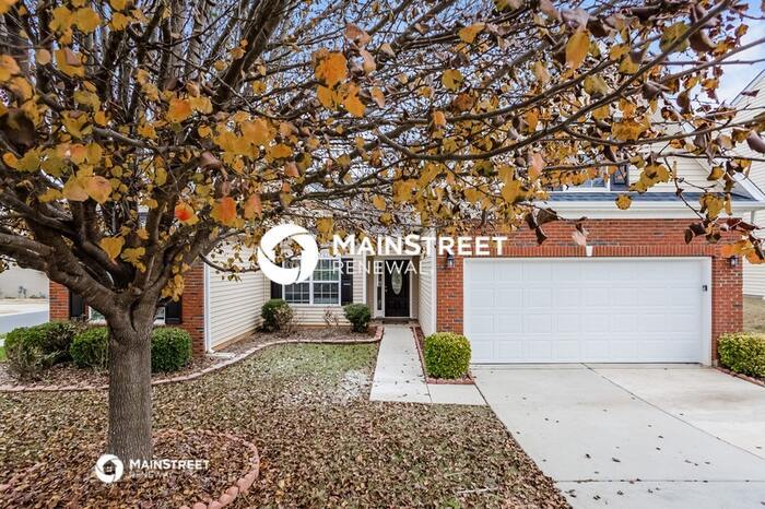 Foto principal - 4 Bedroom Pet-Friendly Home in Indian Trail, NC with Main Street Renewal