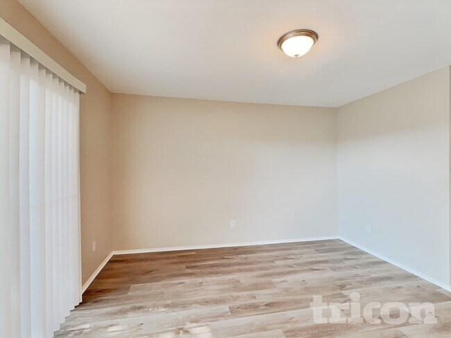 Foto del edificio - 8504 Hawkview Dr