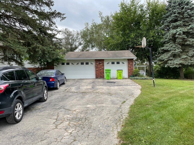 Building Photo - 6301 Park Rd