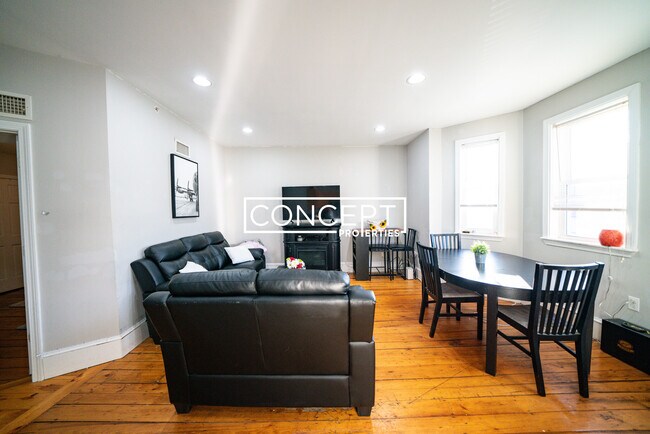 Foto del edificio - 820 Parker St