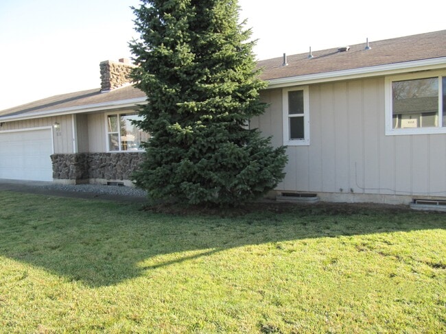 Building Photo - 516 E Wedgewood Ave