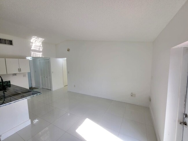 Foto del edificio - 10345 SW 209th Ln