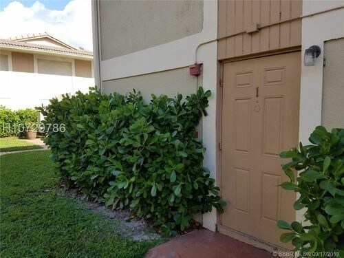 Foto del edificio - 8803 W Sample Rd