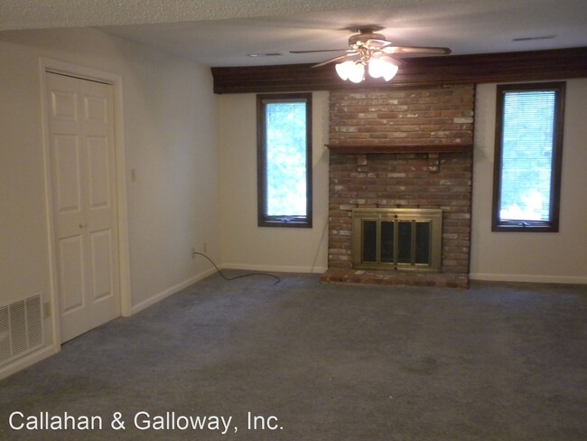 Building Photo - 104 E Green Meadows Rd