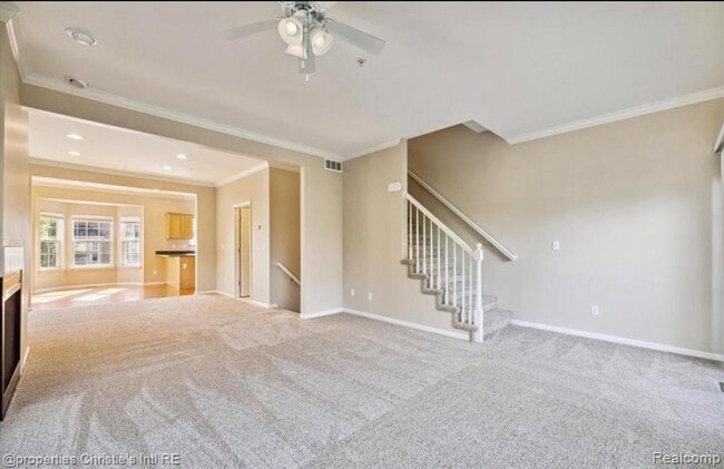 Building Photo - 22089 Parkview Dr