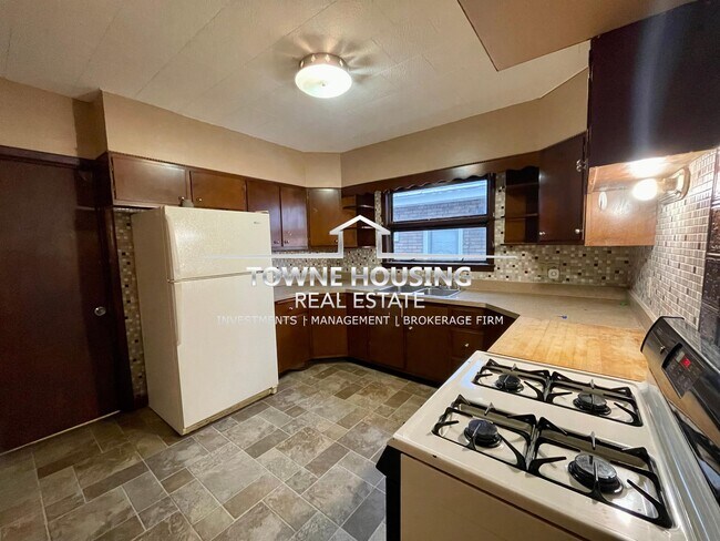 Building Photo - 418 Colvin Ave