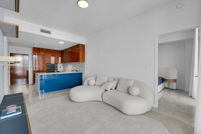 Building Photo - 2678 Tigertail Ave