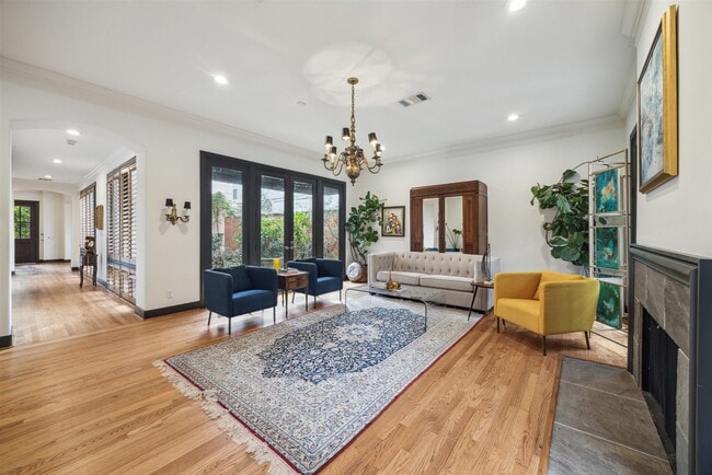 Foto del edificio - 2154 Avalon Pl