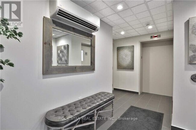 Photo du bâtiment - 73 Washington Ave