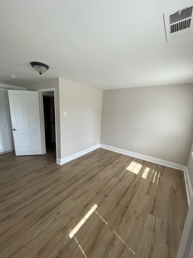 main bedroom - 7818 Old York Rd