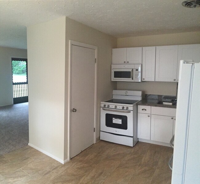 Building Photo - Ready for Immediate Move-in!