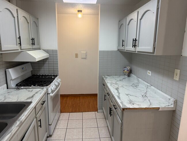 Foto del edificio - 510 Hill Dr