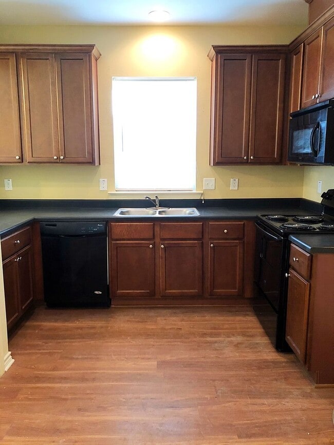 Foto del edificio - 2009 Cable Ave