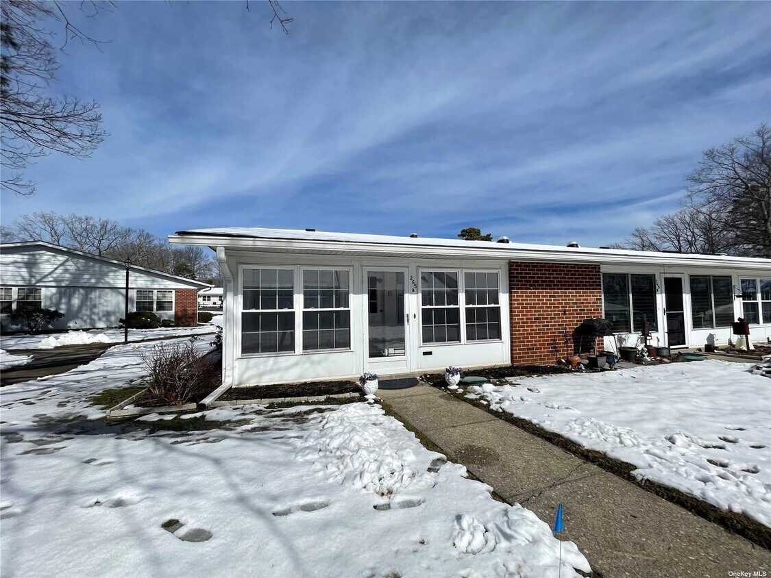 Primary Photo - 265 Newcastle Ct