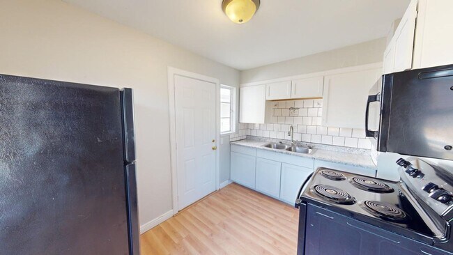 Foto del edificio - 388 S Powell Ave