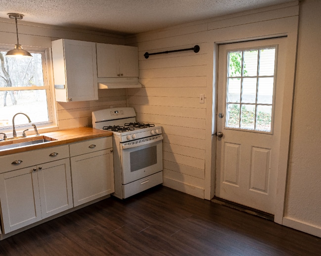 Foto del edificio - 1631 S Huntington Dr