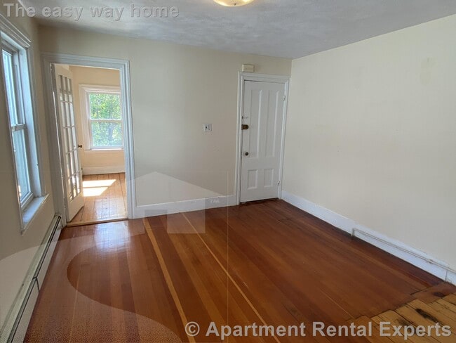 Building Photo - 112 Thorndike St