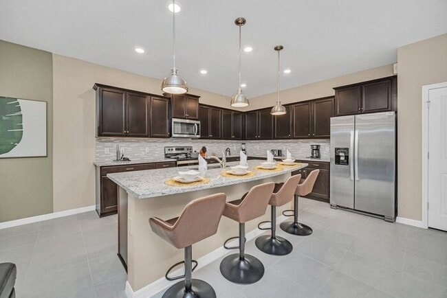 Building Photo - 2037 Lelani Cir