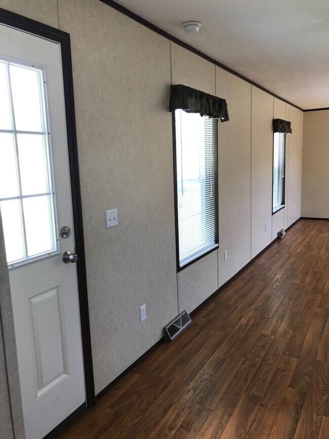 Building Photo - 47 Deer Run Pky