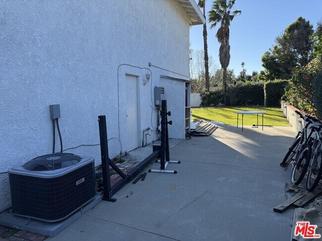 Foto del edificio - 12623 Jolette Ave