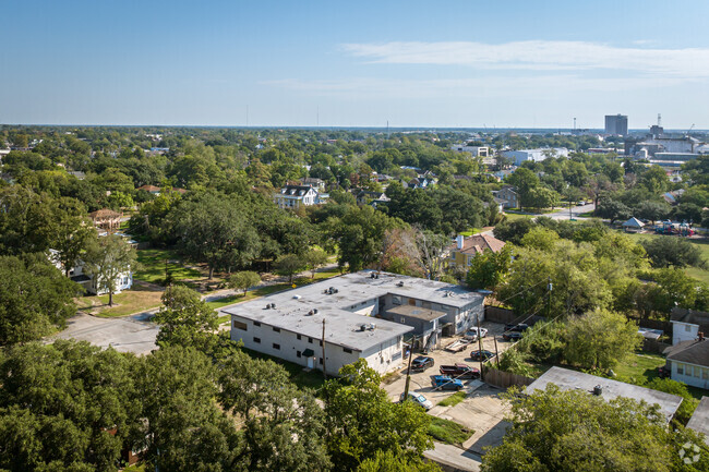 Contexto - Royal Oaks Apartments