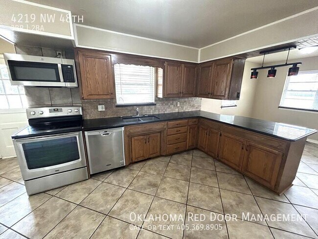 Foto del edificio - 4219 NW 48th St