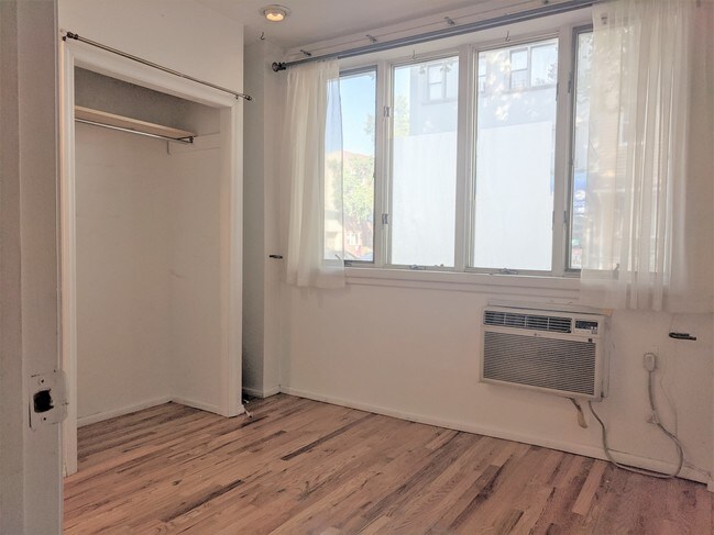 Foto del edificio - 371 Manhattan Ave