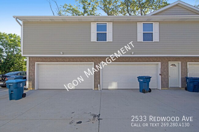 Foto del edificio - 2533 Redwood Ave