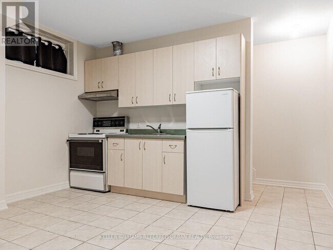 Building Photo - 20 Roberta Dr