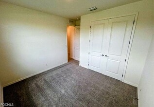 Building Photo - 408 NW 31st Pl