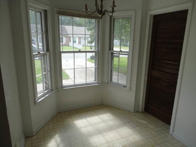 Foto del edificio - 1916 Rolling Ridge Dr