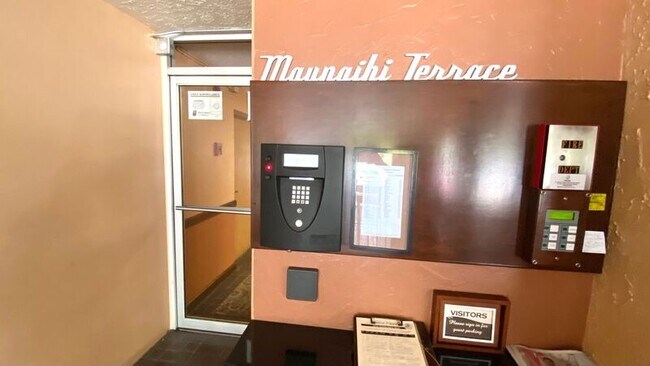 Foto del edificio - 1031 Maunaihi Pl