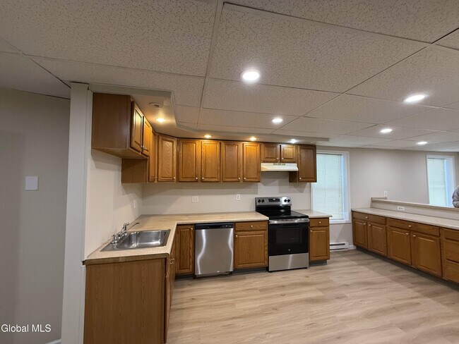 Foto del edificio - 734 Hudson Ave