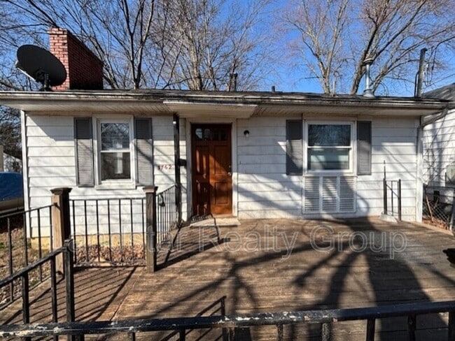 Foto del edificio - 3762 Parthenia Ave